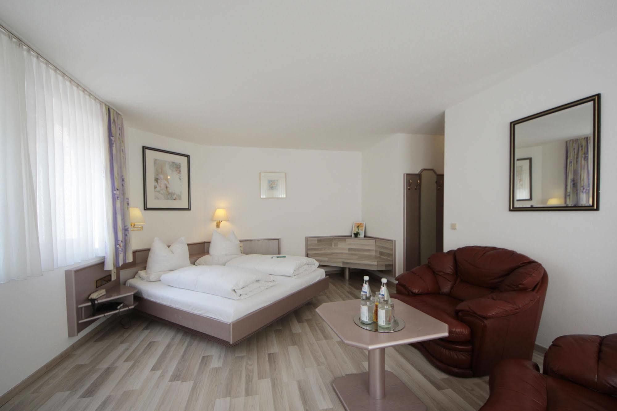 Hotel Goldener Anker Coburg Exterior photo